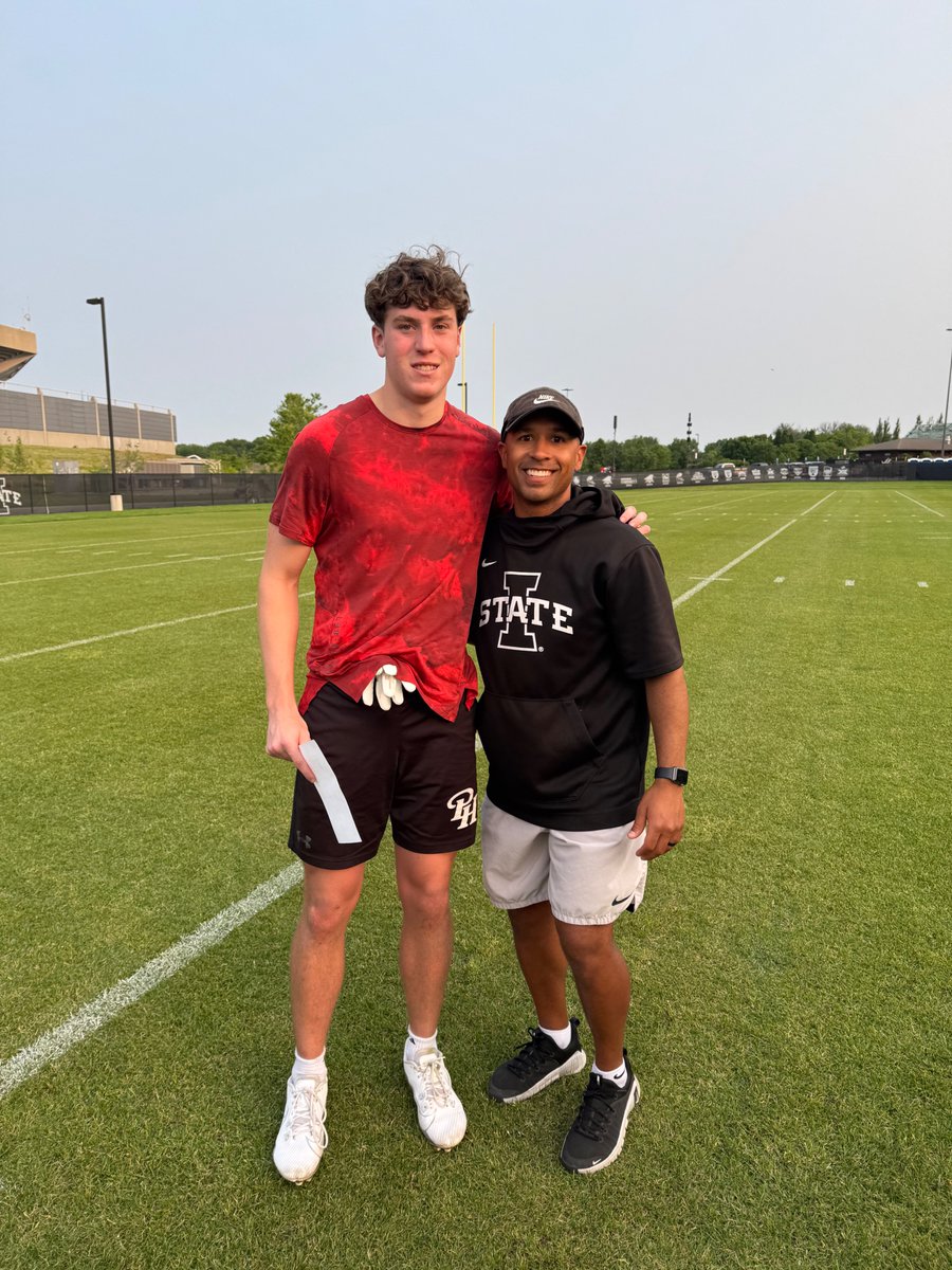 GilesKearns's tweet image. Thanks for a great camp last night! @CycloneFB @Coach_NPauley @ISUMattCampbell @TrentSlattenow #classof2027 #widereceiver #kicker