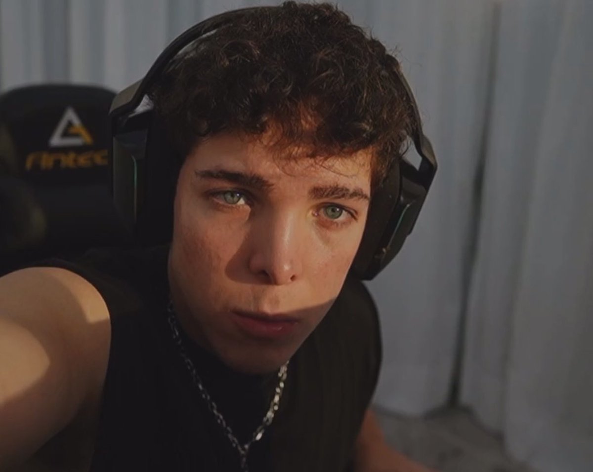 Los ojazos q se le ven aquiii 😍