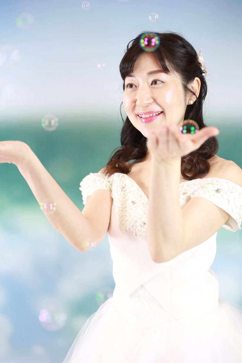 SainaRio's tweet photo. ブライダルモデル👰✨

🍀-爽やかスタイル-🍀
シャボン玉はCG画像ではなく、本当に飛ばしています🫧🌈

#モデル
#model 
#ファッションモデル 
#fashionmodel 
#ブライダルモデル
#bridalmodel 
#ファッション 
#ブライダル 
#ウェディング https://t.co/5zsGWwoHXI