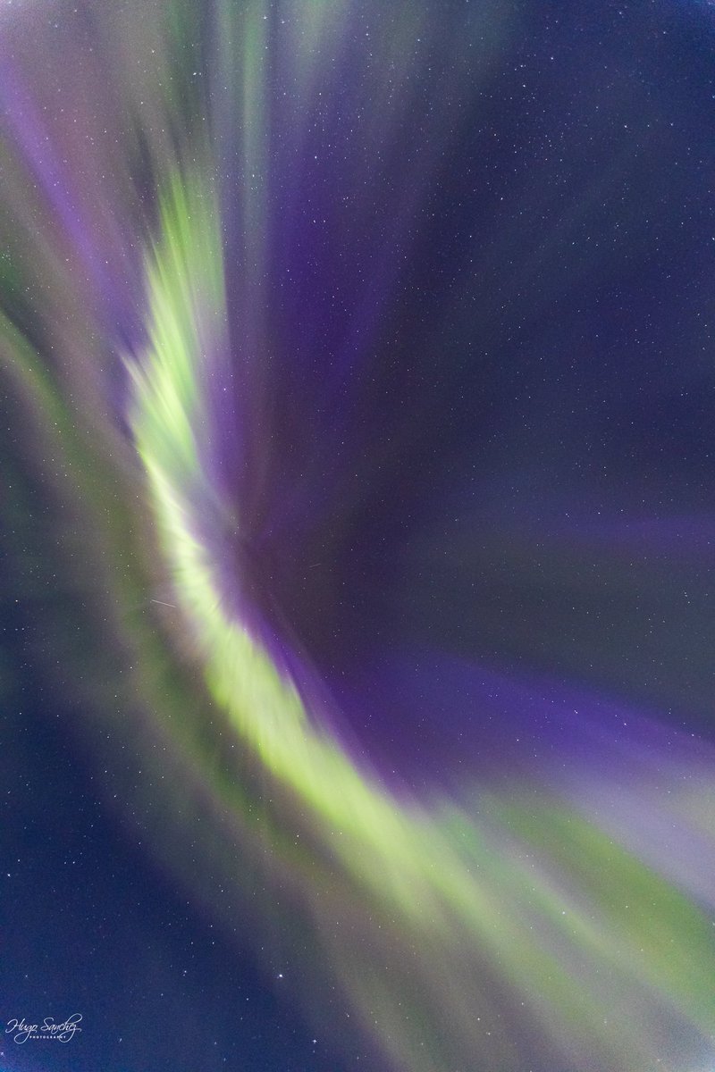 YEGHugo's tweet image. So excited for another northern lights show tonight. Long summer days are not a good thing for the night sky. Tonight the intensity is still strong. I hope you have clear skies, and report aurora to aurorasaurus.org enjoy them tonight 馃檶