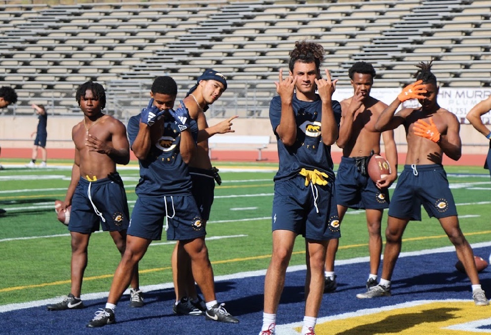 Proud of all my dawgs fr keep goin yall the truth #cbfw <a href="/DaMarrieSmith1/">Da’Marrie Smith</a> <a href="/Daonlyray/">Ray Hall</a> <a href="/TravRoyal/">(COACH) Travis Royal 🤴🏽</a> <a href="/jt_saenz11/">Jt saenz</a> <a href="/LRavare/">lyndon.ravare</a>