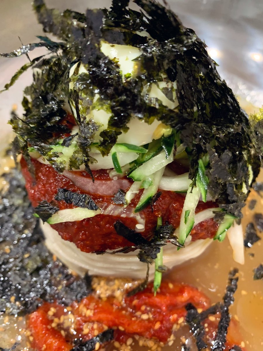 shibitton's tweet photo. 美味しいものも吸い込んだ！韓国語かたことでしか喋れないから、もっと文章でちゃんと話せるようになりたいな〜勉強勉強。
カフェはコーヒー大量なみなみ注いでくれるからうれすい https://t.co/JzFvufDdHC