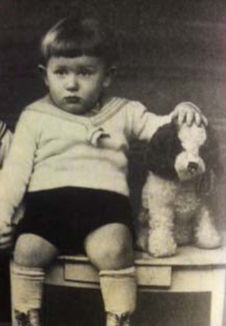3 June 1935 | A French Jewish boy, Jacques Moncarz, was born in Paris.

He arrived at #Auschwitz on 13 February 1944 in a transport of 1,500 Jews deported from Drancy. He was among 1,229 of them murdered in a gas chamber after the selection.