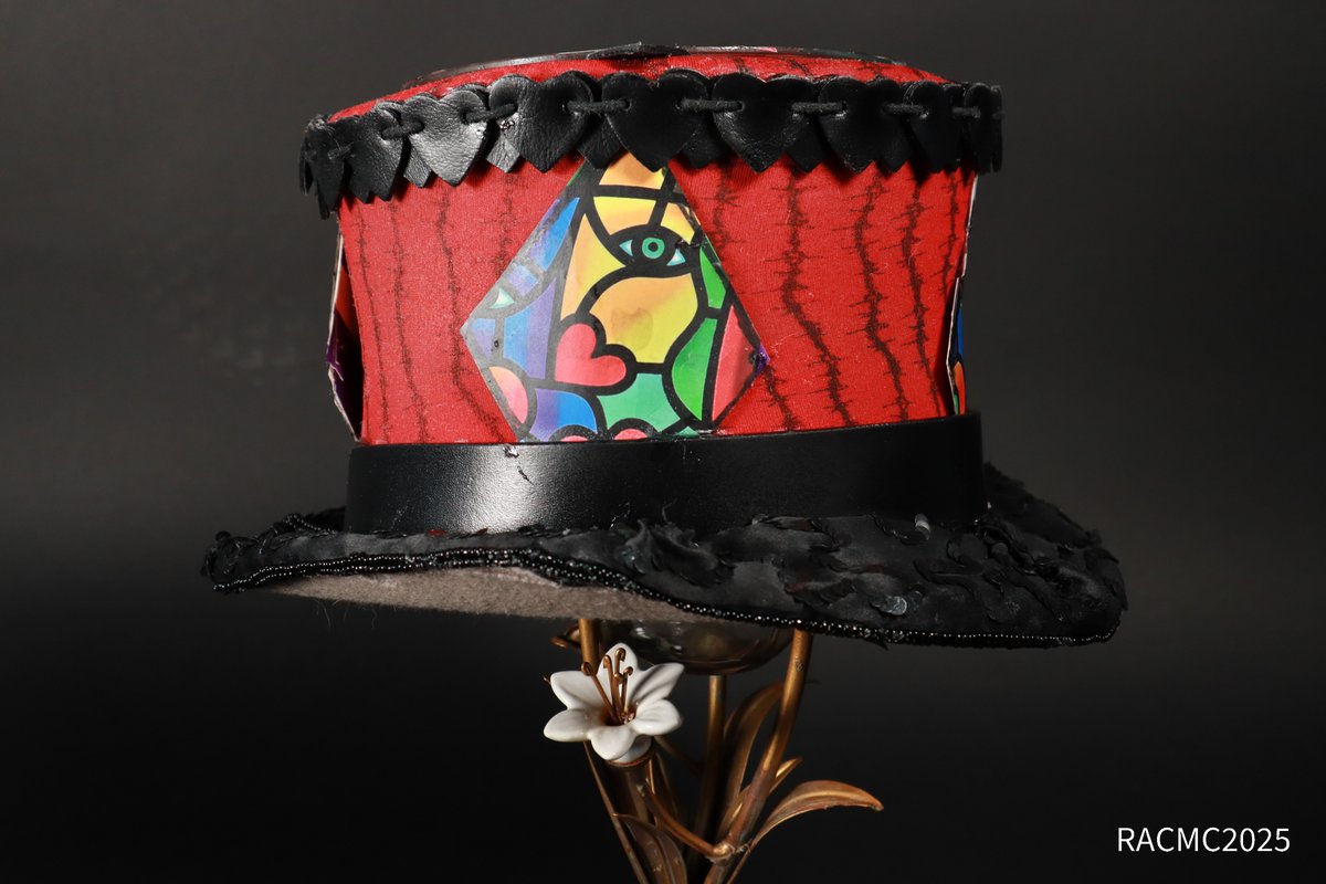 RichmondAC's tweet image. Couldn't you see yourself with a top hat like this? It comes with an ornate stand and could be yours if your bid is the correct one during our June 15th to 22nd auction of the collaborative artwork of Joe Average and Randy McCormick.
#joeaverage #artgalleriesworldwide