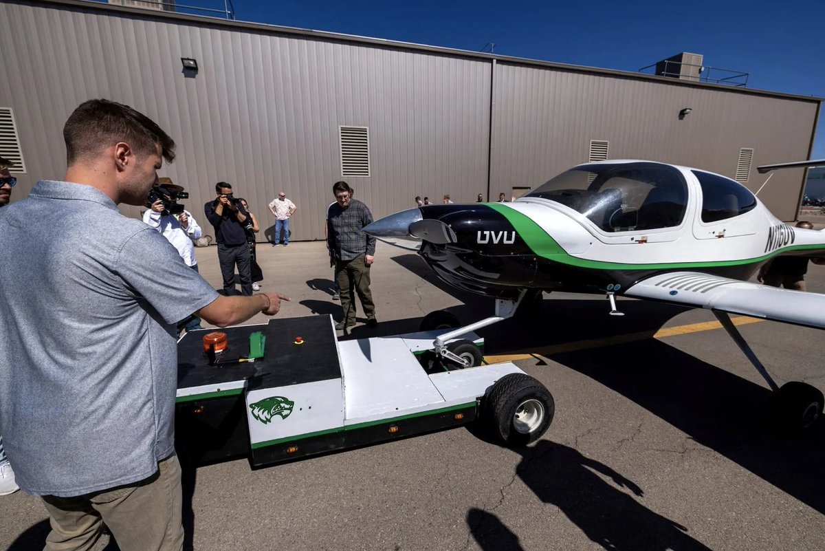 UVU Students Unveil Autonomous Electric Aircraft Tug 2.0
techbuzznews.com/uvu-students-u…