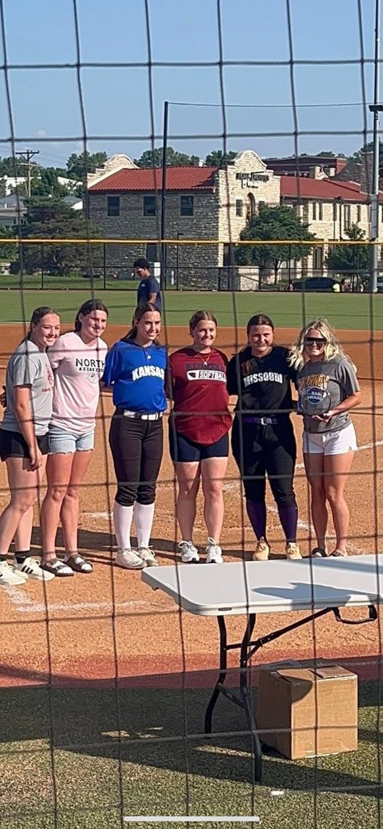Brooke Paalhar 2026 (@bpaalhar) on Twitter photo Grateful & blessed to be awarded the <a href="/TheEarlAwardKC/">@TheEarlAwards</a> Offensive Player of the Year Award !! Couldn’t have done it without these people. Thank you guys for helping me accomplish my dreams. I have THE BEST supporters. love you guys ❤️❤️❤️ <a href="/AndyPaalhar/">🅰️ndy 🅿️aalhar</a> <a href="/SPaalhar34510/">Sara Paalhar</a> <a href="/ladysluggersred/">Louisville Lady Sluggers 18U GOLD</a> Grateful & blessed to be awarded the <a href="/TheEarlAwardKC/">@TheEarlAwards</a> Offensive Player of the Year Award !! Couldn’t have done it without these people. Thank you guys for helping me accomplish my dreams. I have THE BEST supporters. love you guys ❤️❤️❤️ <a href="/AndyPaalhar/">🅰️ndy 🅿️aalhar</a> <a href="/SPaalhar34510/">Sara Paalhar</a> <a href="/ladysluggersred/">Louisville Lady Sluggers 18U GOLD</a>