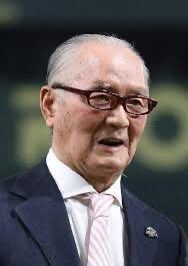 大スターが旅立たれました。
一度、トライアスロンの大会の会場でお見かけしたことがあり、握手をしてもらいました。その手も体も、すごく大きかった。

皆んなが愛した野球選手。大スター。
寂しいです。
ご冥福をお祈りいたします。

#長嶋茂雄
#長嶋監督
#我が巨人軍は永久に不滅です