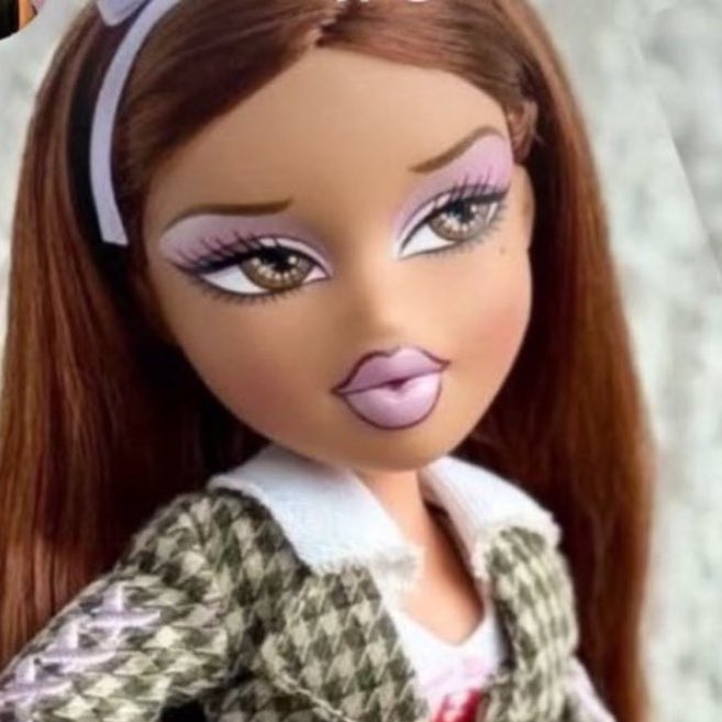 the way they painted her lips reminds me of the steffie sculpt so i adore her