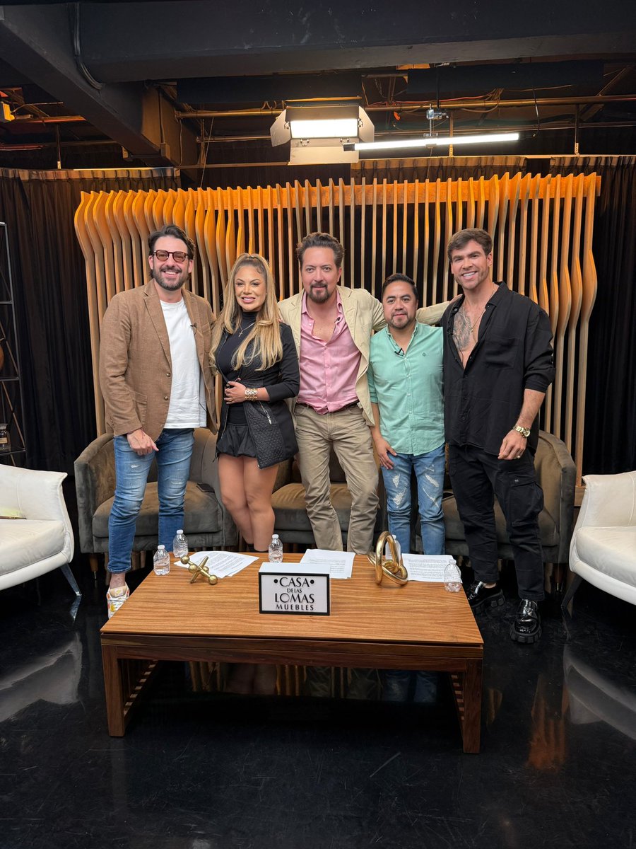 Hoy tuvimos una amena charla en <a href="/LaSagaOficial/">La Saga</a> 😎🤟🏻