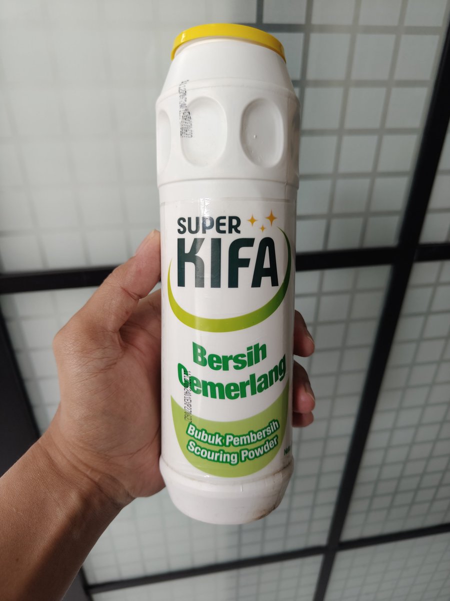 Plis, jangan pake Vixal buat bahan stainless steel kaya kitchen sink ini ya gaes, bahan chemical-nya bisa merusak dan bikin hitam.

Buat perawatan harian kitchen sink atau bahan stainless steel bisa beli TAF cream, harganya ± 29ribu di indomaret/alfamart ada. Atau versi murahnya