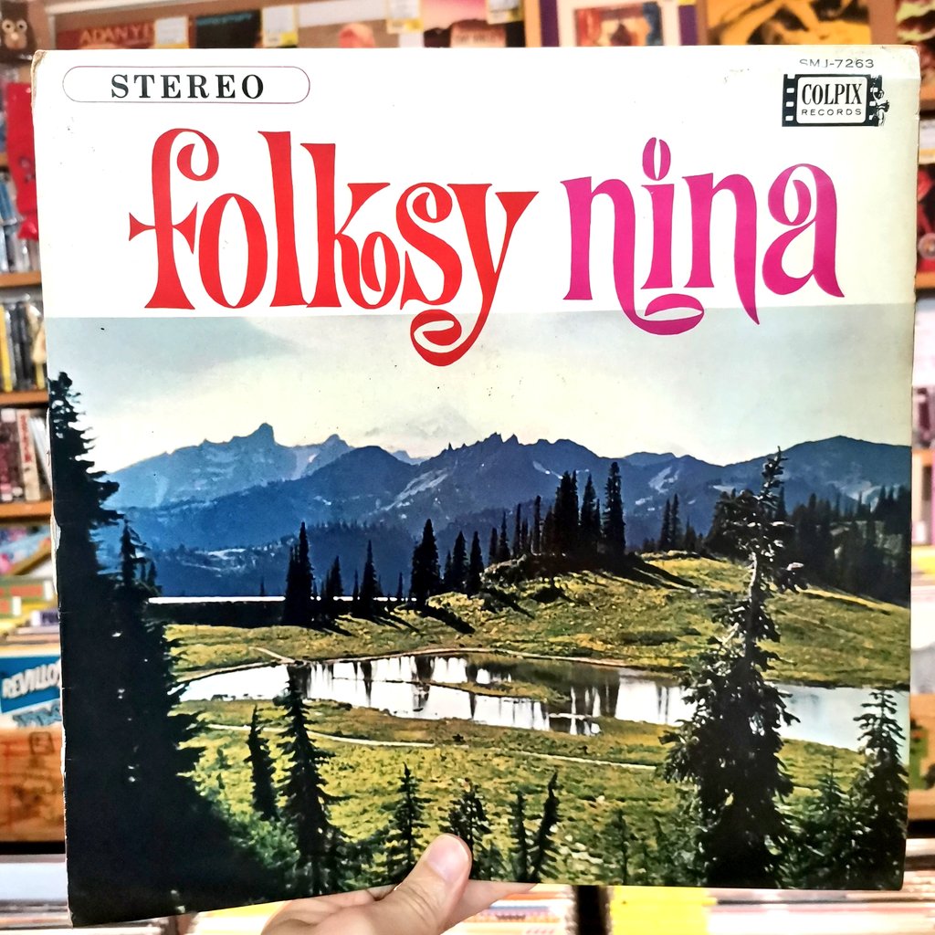 おはよーございます！
6月の雨☂でチューズデイ

tototoRECORDSのお昼は、ニーナ・シモン63年カーネギーホールでのコンサートを録音した『folksy nina』でオープンしました！
トラディショナル〜フォーキーなライブ・セットかしびれる名作〜

そんなこんなで本日も夜8時までよろしくお願いいたします！