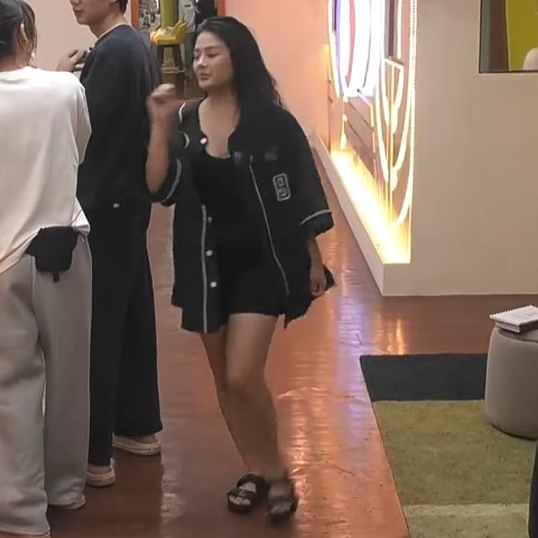 added to the whats mine is yours series brought to u by azralph