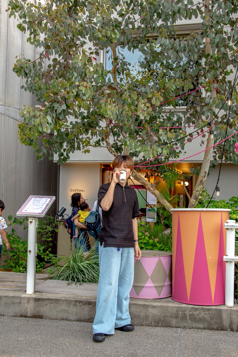 レディースのワイドパンツしか履けない体になってしまった

メンズに出せないこのワイド感が良すぎる…ww