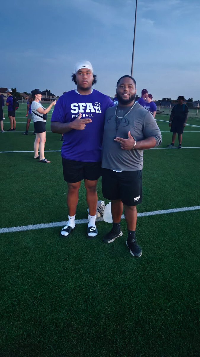 DenzelDeveraux's tweet photo. Thank you @SFA_Football for having me at your summer football camp, thank you @CoachXG for the camp invite and @SFACoachGraf for helping me improve my technique and helping me prepare for my senior season.

@DentonGuyer_FB @ReedHeim @Clarkj71Clarkj @mike_gallegos16 https://t.co/fJG33ghbgJ