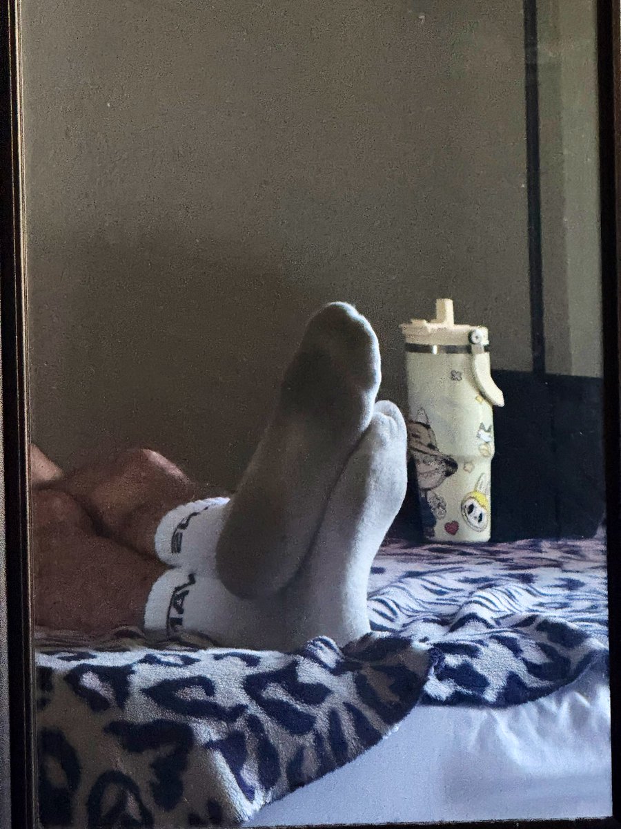 laxthrob's tweet photo. Ripe socks hmu $ubs 🧦🧀😮‍💨 https://t.co/eZzhCC2K4l