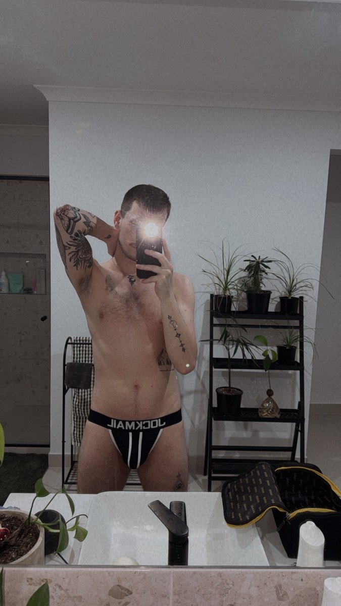 justashyguyalt's tweet photo. #jockstrap https://t.co/Hx2kTvRI7i