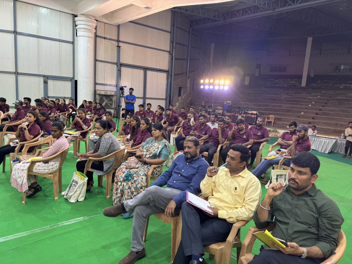 moodg72's tweet photo. Thanks to @HCMahadevappa @Captain_Mani72 for such unique workshop “Culture-Constitution-Career” for oppressed students who are lost in the fast paced world. We wish to replicate this across all rural areas and prevent them from misguiding bigots. #education #Employment #economy https://t.co/9zoKEuGqxS