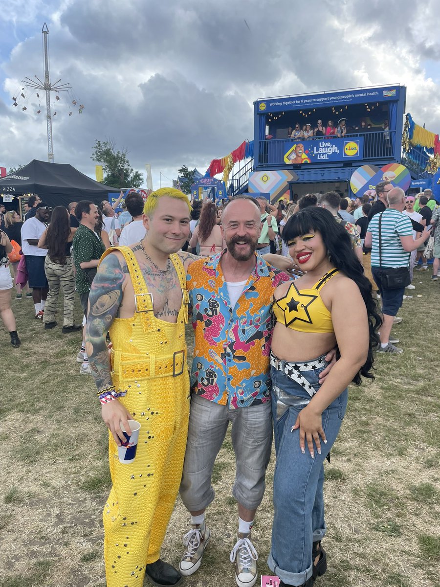 Nigel May (@nigel_may) on Twitter photo Gorgeous to have an audience with the Queen at <a href="/mightyhoopla/">Mighty Hoopla</a> - the better than beyond <a href="/iammadisonrose/">🌈 MADISON ROSE 🤍🖤</a> Gorgeous to have an audience with the Queen at <a href="/mightyhoopla/">Mighty Hoopla</a> - the better than beyond <a href="/iammadisonrose/">🌈 MADISON ROSE 🤍🖤</a>