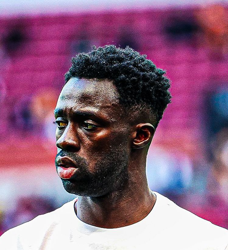 "Şampiyonlar Ligi’nde yarım kalan hikayeyi yeni sezonda tamamlayacak mısınız?"

- Davinson Sanchez: "Kulüp rekabetçi bir takım kuracaktır. Ama orada olmanın şartı, mutlaka o turnuvalarda oynamayı bilen oyuncuların olmasıdır. Gelenler, kalanlar, kim olursa olsun takımda