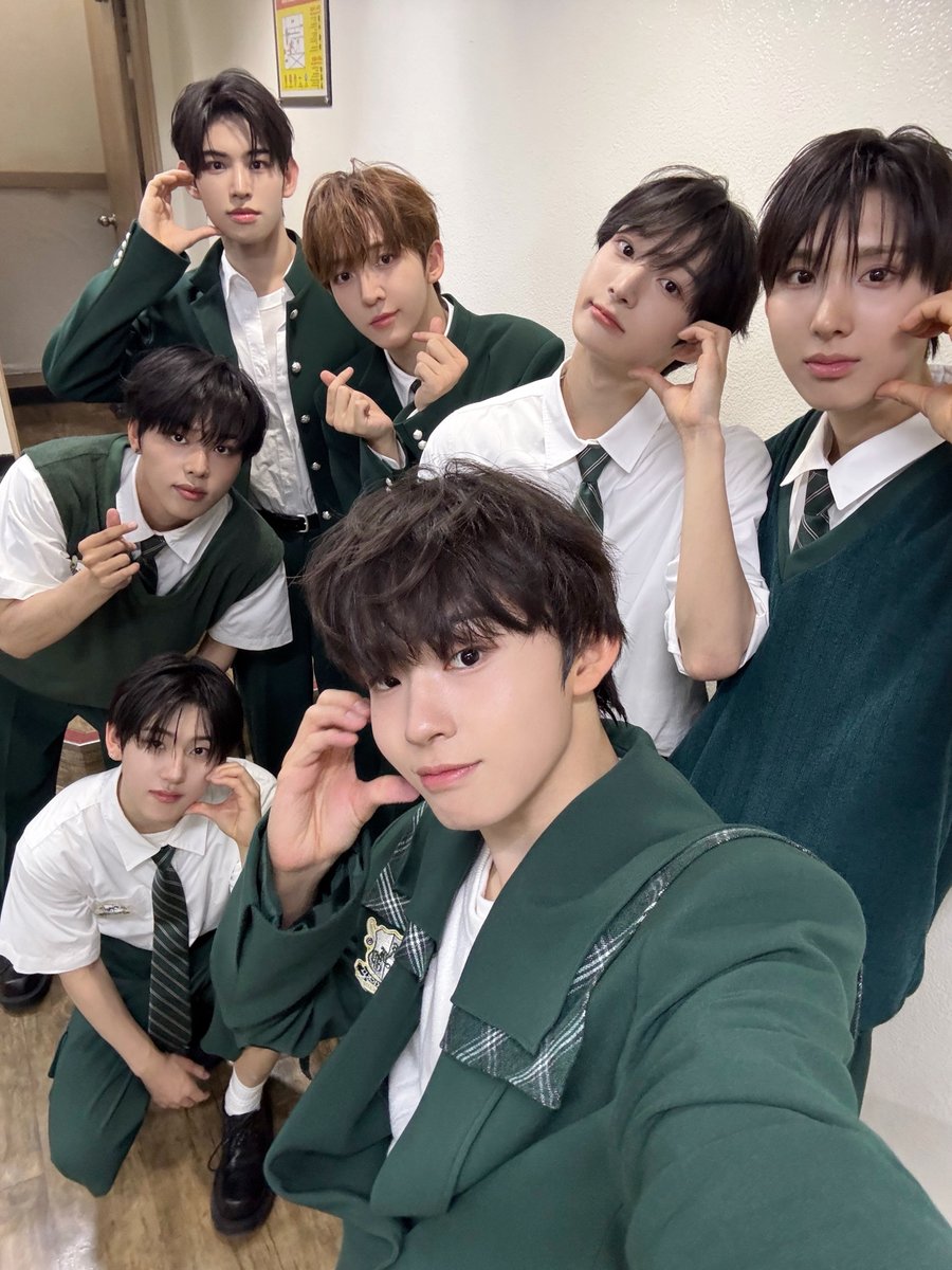 이참에 𝗣𝗵𝗼𝘁𝗼 𝗧𝗶𝗺𝗲 📸🫶 #KickFlip #킥플립