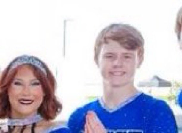 THEPEOPLESCH4MP's tweet photo. happy birthday to the one and only parker whitley💋💋💋💋💋 https://t.co/0bUWr0Vi73