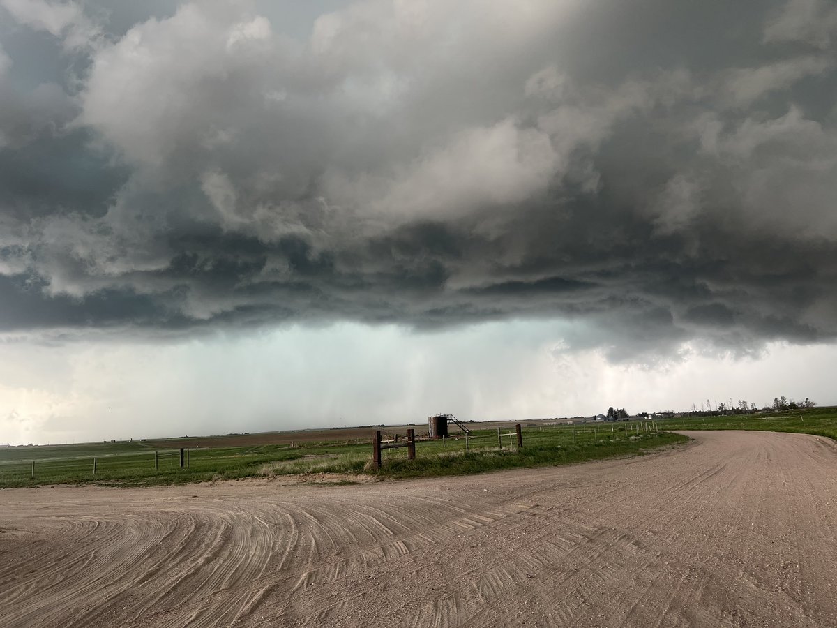 toredown307's tweet photo. Storm west of Pine Bluffs Wy. Best part is my wife chased with me. It was a great day!! #WYWX #WNEWX https://t.co/JcYpa7Lmay