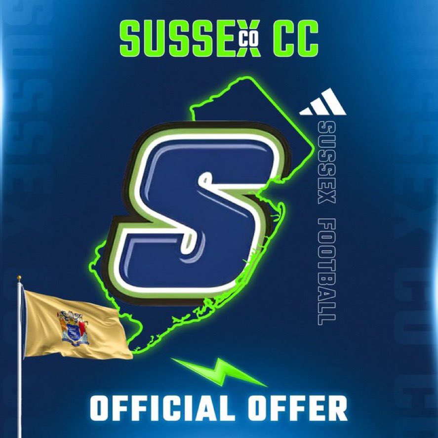 AdrianBillups2's tweet photo. Blessed to receive my first juco offer to Sussex University . Thank you to all my family and coaches.
🟢🔵
@Coach_C_Fisher @HallTechSports1 @DownSouthFb1 https://t.co/FGhqFaTRJn