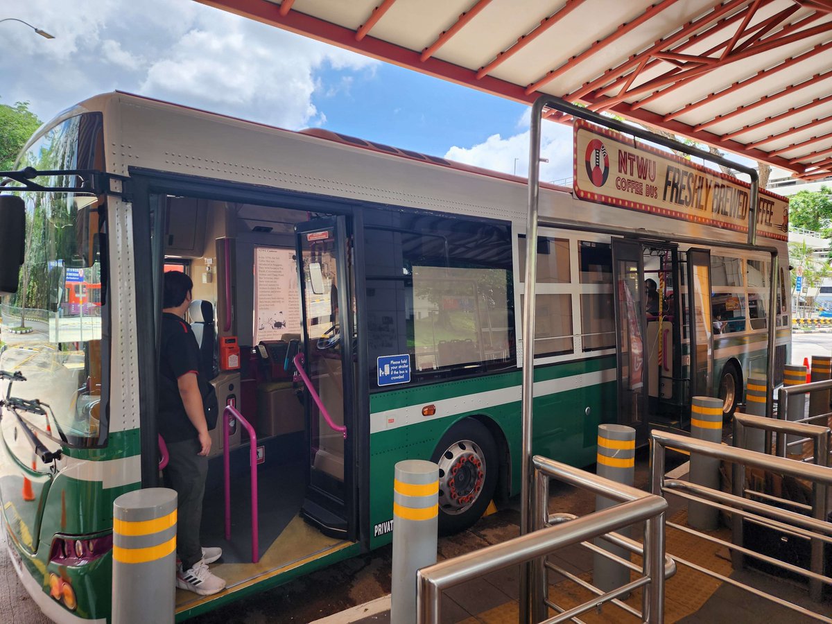 Richard_URD's tweet photo. Recently, NTWU (Singapore's bus driver union) had a special bus serving free coffee, which I went to. This bus has lots of bus-related memorabilia and stories about the Union...(please read thread) https://t.co/qHyonWewSW