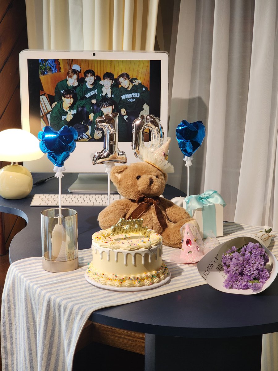 MBB_IIME's tweet photo. 10주년 축하해♥︎
#몬스타엑스 #MONSTAX #MONSTA_X
#MONSTAX_POPUP #MONSTAX_MONOLOGUE https://t.co/xswGc3QDjB