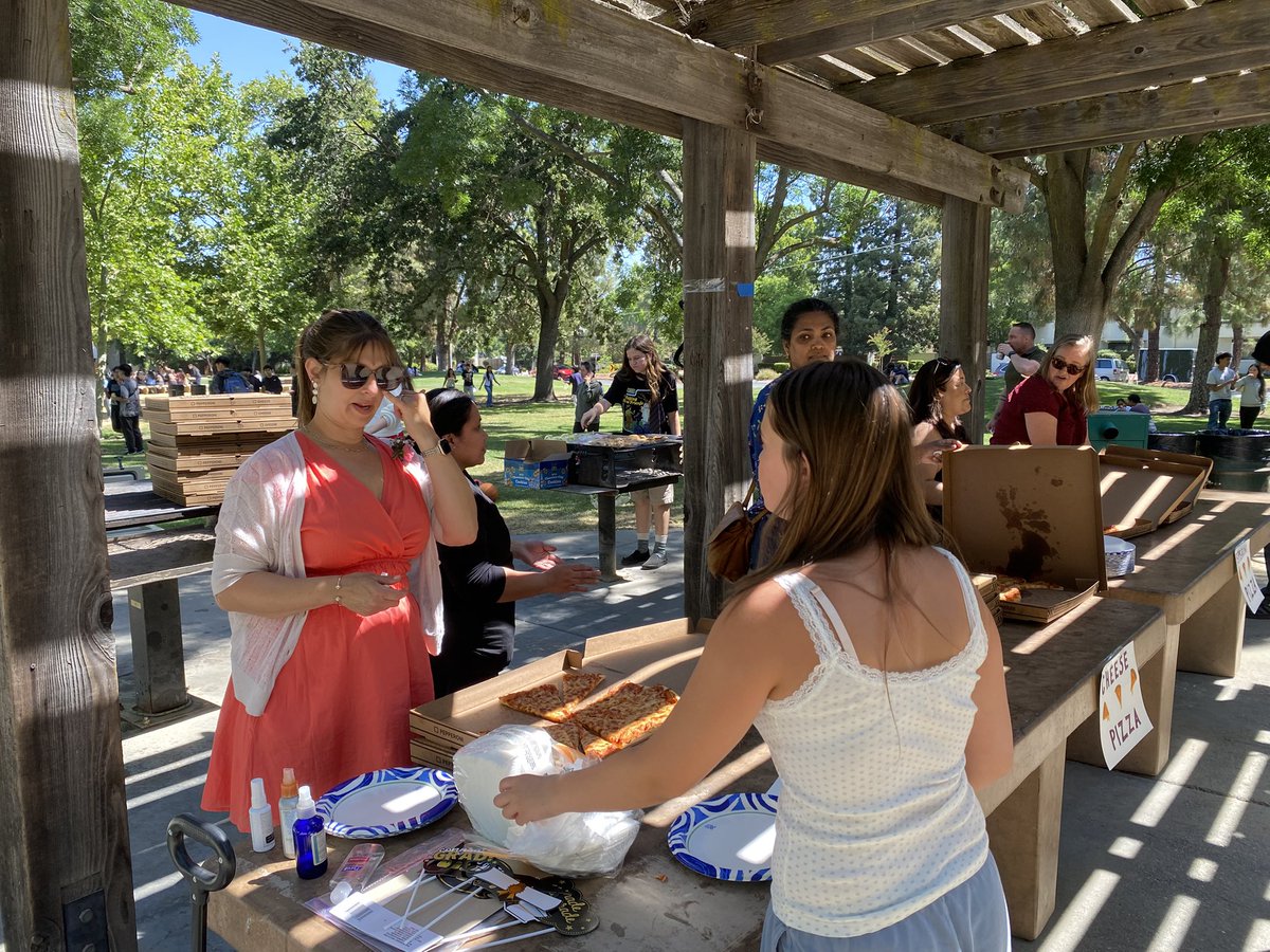 Carolyn Hull tweet media