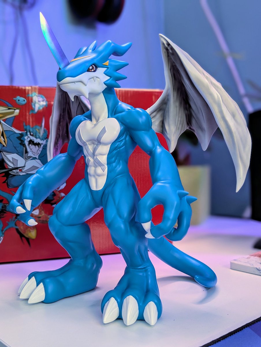 I love me some more ExVeemon figs 🐲