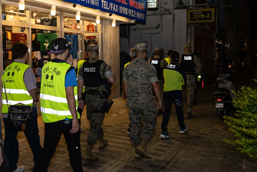 2025年5月31日、沖縄市で米軍と日本の警察、沖縄市の職員による合同パトロールが実施されました。このパトロールは、日米間の協力を強化し、米軍関係者および地元住民双方の安全と安心を確保するとともに、良き隣人関係を築くことを目的としています。🇺🇸🤝🇯🇵　 
(USMC Photo by Cpl. Jesse Davis)