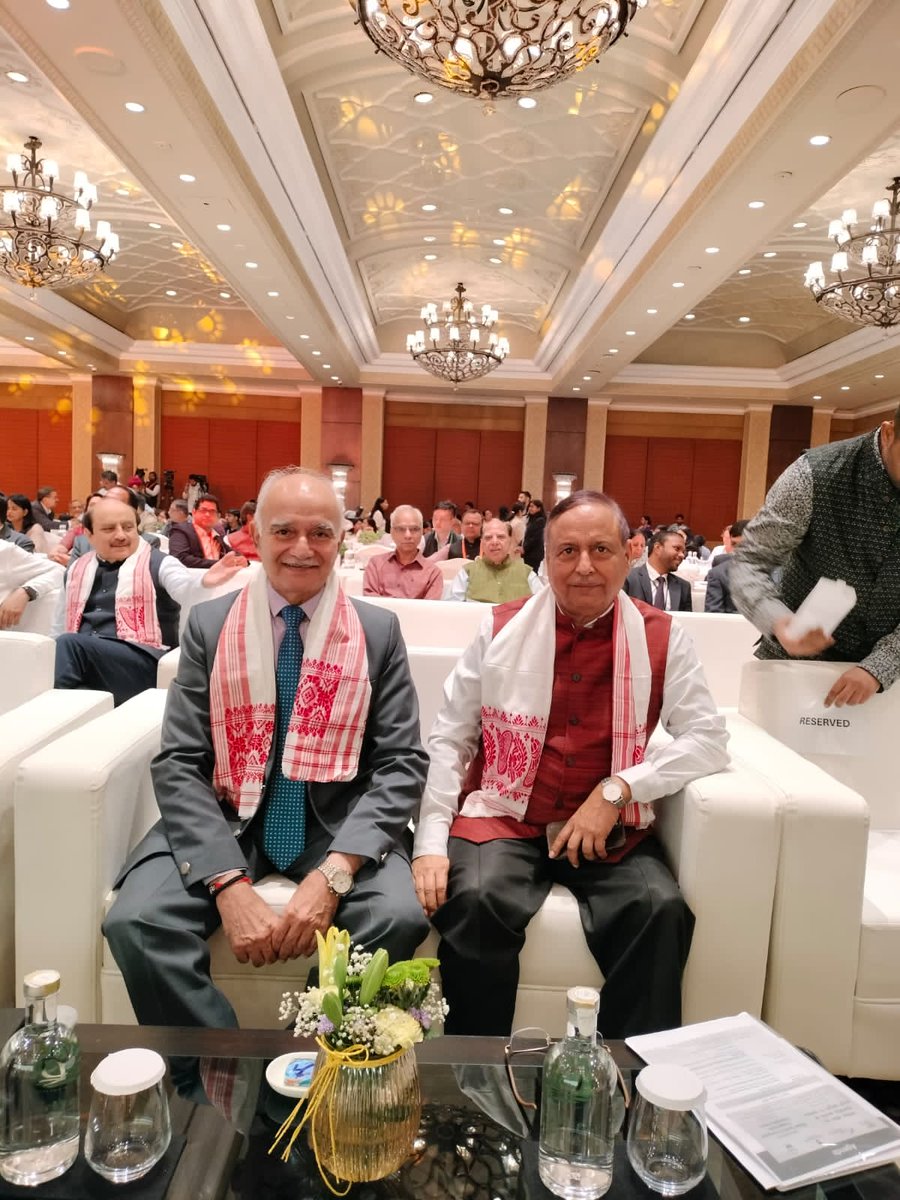 The School of International Studies, @CUGofficial, joins the Intl. Conf. on “Global South &amp; Triangular Cooperation” by <a href="/RIS_NewDelhi/">RIS</a>. As part of #G20UniversityConnect, CUG is among 21 partner institutions. Hon’ble VC Prof. Dubey signed an MoU to boost global academic ties.
#CUG