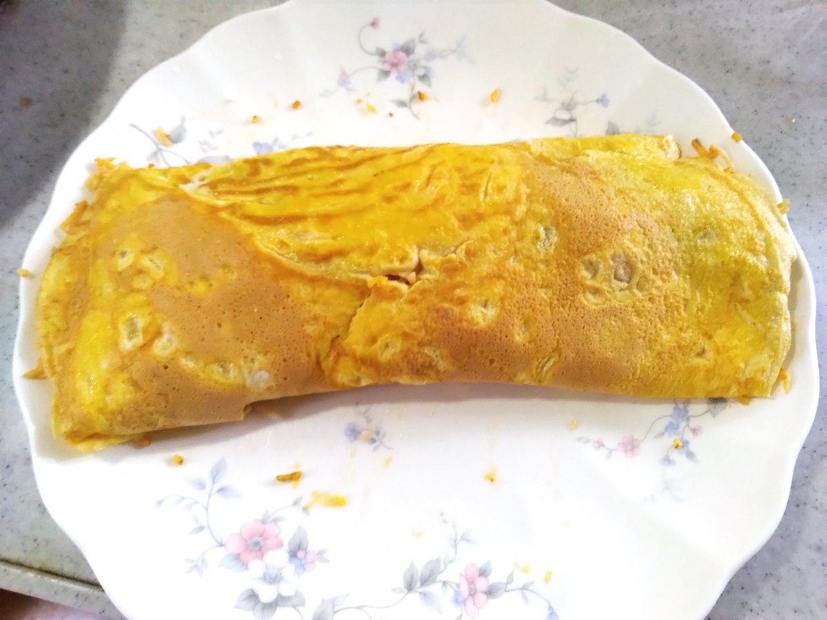 今日のランチは、テイクアウトしてビリヤニの半量を使った、ビリヤニオムライス🥚
そのままでも美味しかったけど、上からカレーを掛けても美味しそうだし、どこかで出さないかな😋
#ビリヤニ　#オムライス