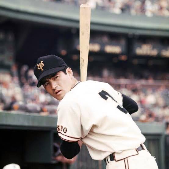 RIP Shigeo Nagashima, legendary third baseman of the Yomiuri Giants 1960s and 70s dynasty and an icon of Japanese baseball.

He was 89 years old.