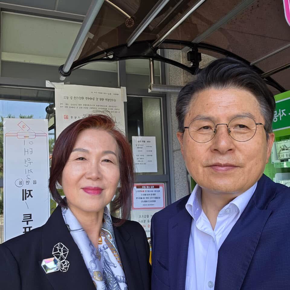 ■ 오늘 한 분도 빠짐없이 꼭 투표합시다!!
저도 아내와 함께 투표하고 왔습니다.
자유우파의 승리를 위해 저는 후보직을 사퇴했습니다. 저는 김문수 후보를 지지합니다.