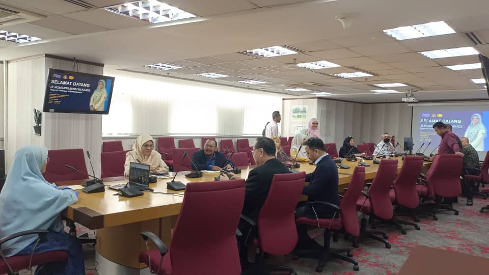 Cawangan Kerja Keselamatan JKR Malaysia (@cksjkr) on Twitter photo 3Jun2025
Selamat Datang Dan Bertugas YBhg. Ir. Hurolaine Bt Che Ab. Aziz selaku Pengarah Baharu di Cawangan Kerja Keselamatan Ibu Pejabat JKR Malaysia
<a href="/CksJKR/">Cawangan Kerja Keselamatan JKR Malaysia</a>
<a href="/IPJKR_Official/">JKR Malaysia Rasmi</a> 3Jun2025
Selamat Datang Dan Bertugas YBhg. Ir. Hurolaine Bt Che Ab. Aziz selaku Pengarah Baharu di Cawangan Kerja Keselamatan Ibu Pejabat JKR Malaysia
<a href="/CksJKR/">Cawangan Kerja Keselamatan JKR Malaysia</a>
<a href="/IPJKR_Official/">JKR Malaysia Rasmi</a>