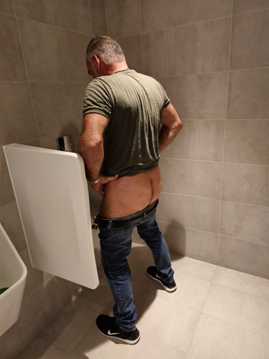 Bro, meet me in stall 3