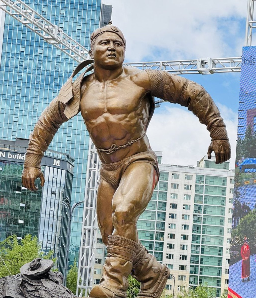 Монголын хамгийн Анхны хөшөө шиг хөшөө босжээ 👏