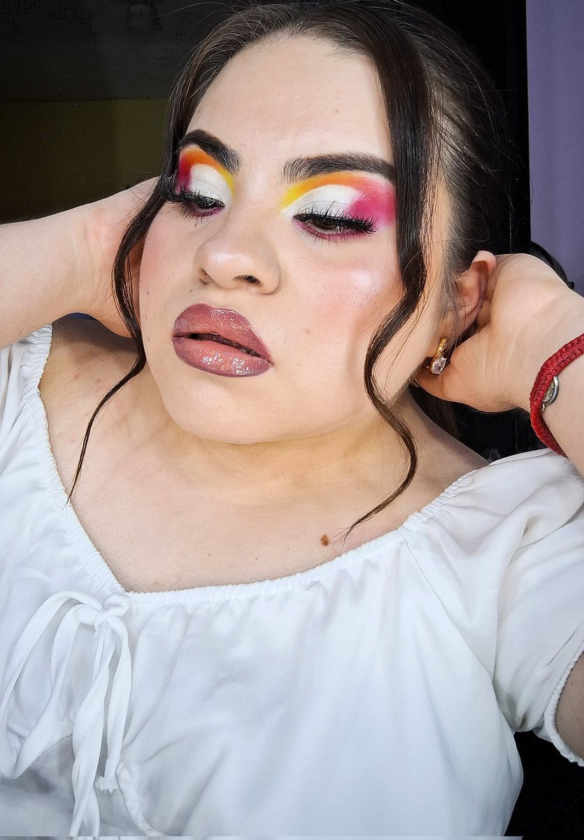 Azeneth_gr14's tweet image. Estos tonos juntos son 🔝🤌💗
#makeupobsessed #beautyblog
#fullcolormakeup