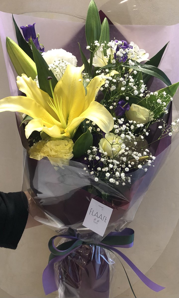 jaunemargaret's tweet image. 横アリ公演お疲れ様でした！！！
めちゃくちゃ楽しかったです🙌

楽屋花もグループ宛で
お贈りさせていただきました💐
紫色がかった暗闇の中で弾け飛ぶ
雷光のようなカラーイメージです＊°.

#MSSP #MSSPライブ  #MSSP横アリ
#MSSPサンダーボルトツアー
#MSSPフォト #MSSPアート