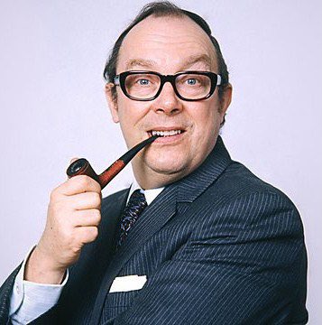 #EricMorecambe #JohnEricBartholomew
#StillBringingSunshine 👓☀️♥️ #OBE 
#NationalTreasure 🇬🇧 #ComedyLegend