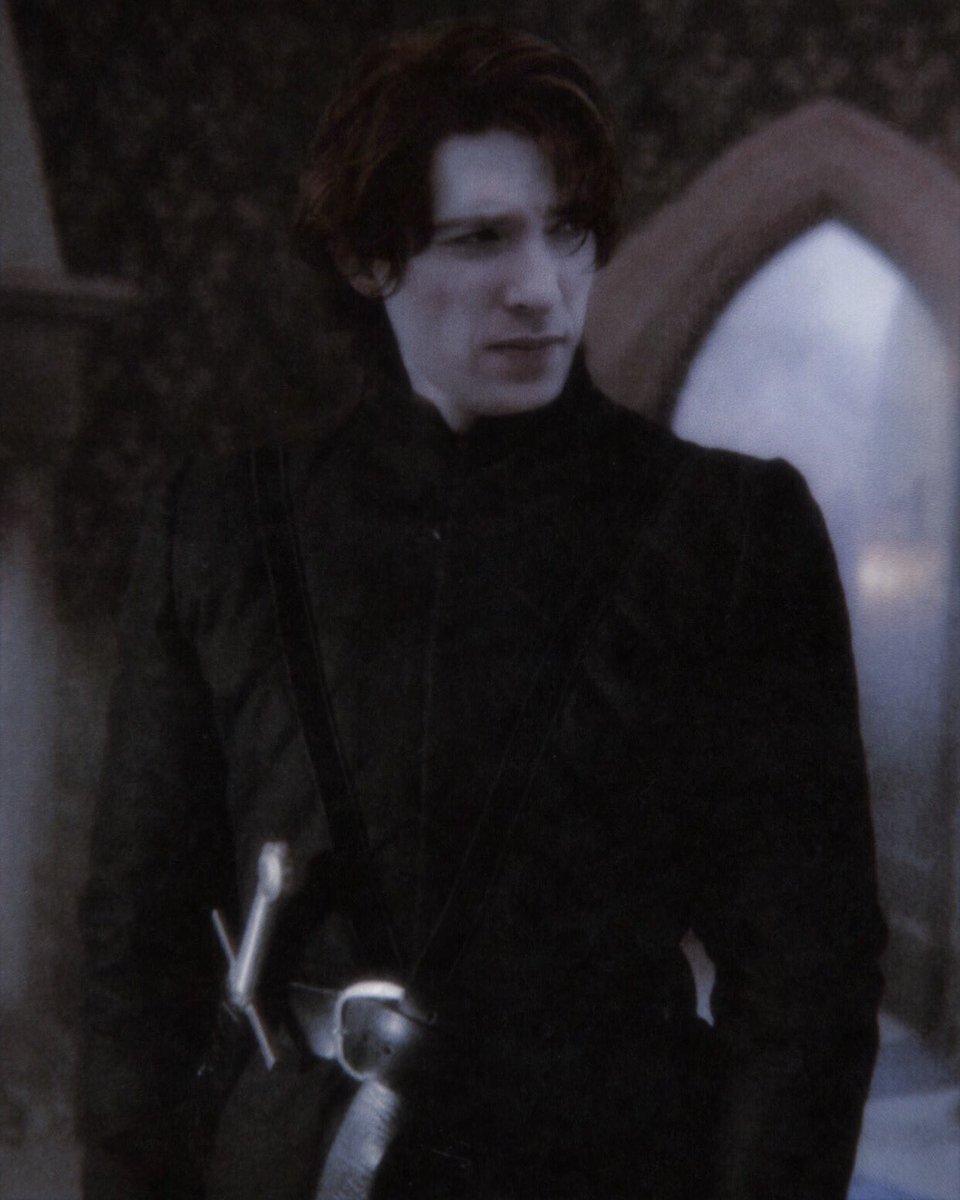 2nd edit of the day: for my hux people, I made this au but he needs a backstory, care to write something for him? 😏