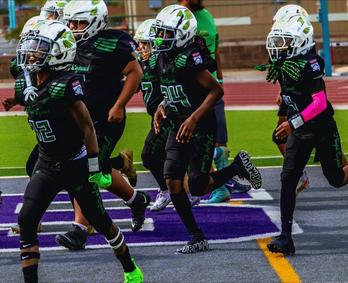 Desmond_T12's tweet image. WE READY!

#Hawks
#FallSeasonLoading