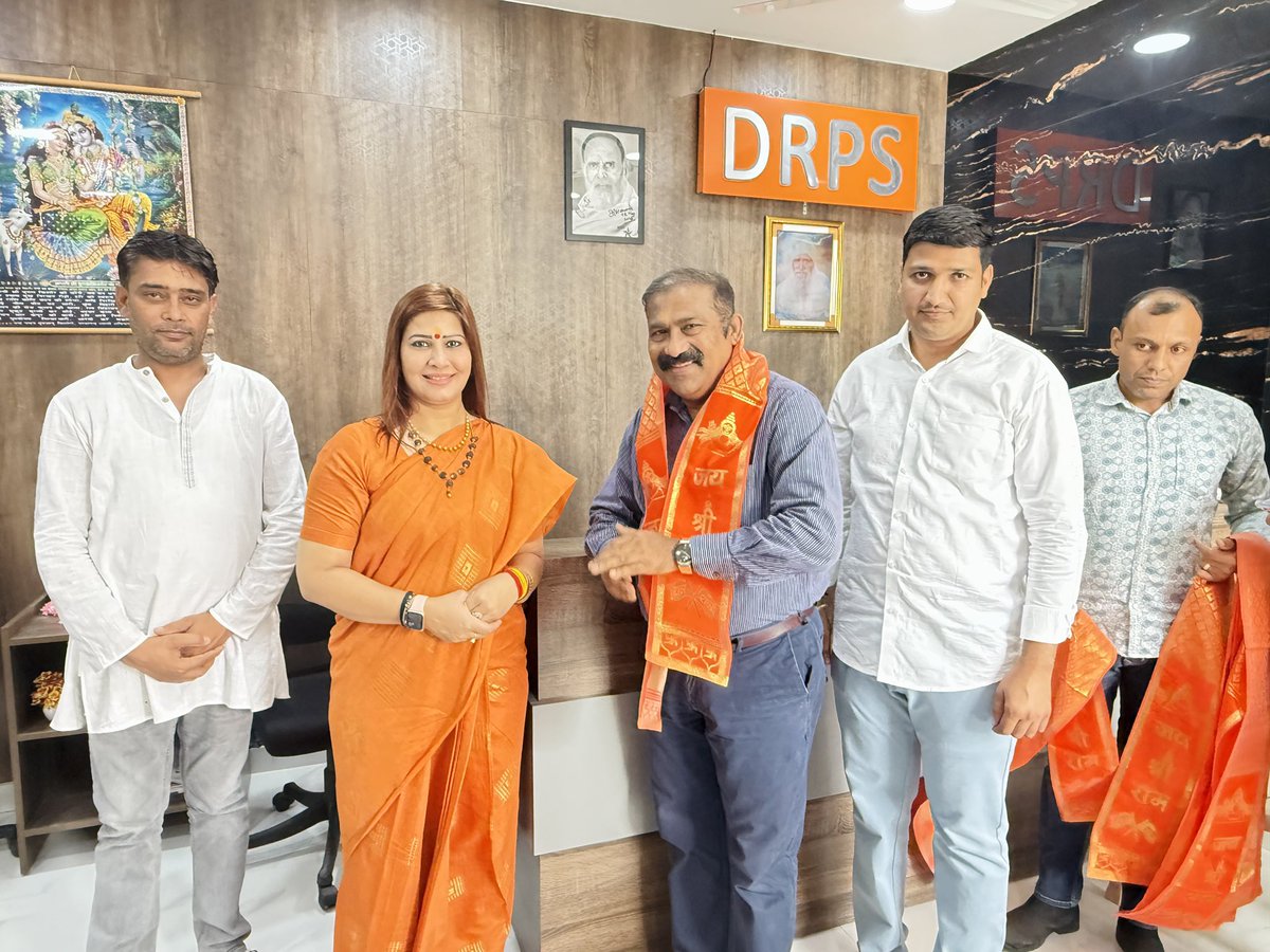 RubyPhogatYadav's tweet photo. #दक्षिणदिल्ली #लोकसभा के रजौकरी में स्वास्थ्य जाँच शिविर का आयोजन किया गया। जिसमें शिविर के समापन पर सभी चिकित्सकों व सहकर्मियों का उत्साहवर्धन करते हुए आभार व्यक्त किया।
#रूबी_फोगाट_यादव
#पूर्व_प्रत्याशी #दक्षिणदिल्ली #लोकसभा #RubyYadav
#RubyPhogatYadav
#ExCandidate #SouthDelhiLokSabha
@blsanthosh @PandaJay @Virend_Sachdeva @PavanRanaRSS