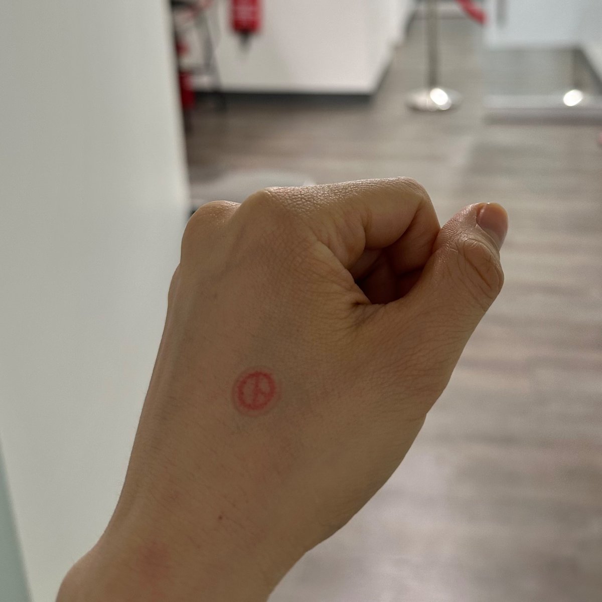 저는 지지난 주말, 국외부재자 투표하고 왔습니다.
각자의 자리에서 권리는 챙기고, 의무는 다하는 하루가 되기를 바랍니다!