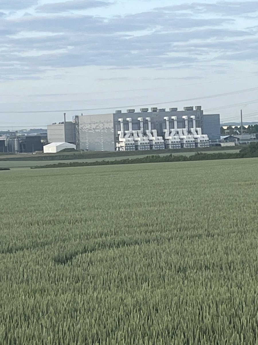 Legras patrick (@patrick_legras) on Twitter photo Je vous présente la connerie agricole du siècle l’usine #insect qui a fait illusion 6 mois comme solution protéinique mondiale dans
la Somme pour
600 000 000d’euros 😳👏
À ce jour, personne à soutenu le dossier en 🇫🇷 🤷♂️
<a href="/coordinationrur/">Coordination Rurale</a>
<a href="/ResistPaysans/">Résistance Paysanne</a> Je vous présente la connerie agricole du siècle l’usine #insect qui a fait illusion 6 mois comme solution protéinique mondiale dans
la Somme pour
600 000 000d’euros 😳👏
À ce jour, personne à soutenu le dossier en 🇫🇷 🤷♂️
<a href="/coordinationrur/">Coordination Rurale</a>
<a href="/ResistPaysans/">Résistance Paysanne</a>