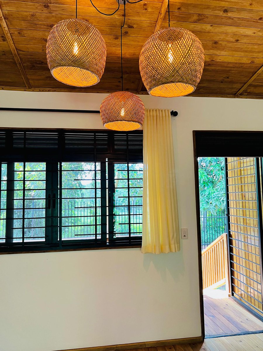 Open plan Kitchens can turn out to be beautiful when you select the right designer and the material.

Tongue and Gloove cielings are getting popular here and add to the aesthetics.

#Happymatyrsday