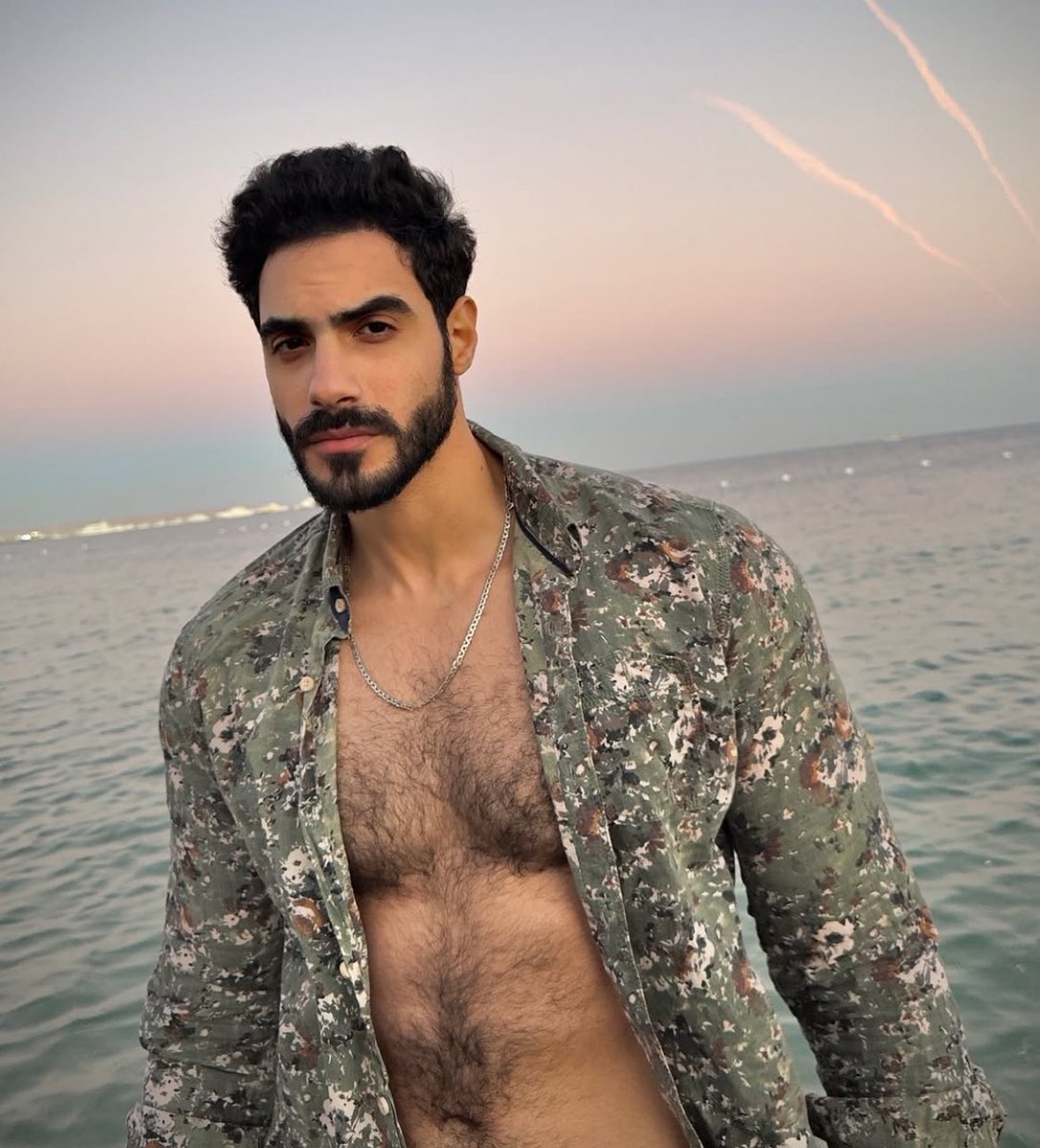 ArabMaleCeleb's tweet photo. احلى #صباح_الخير مع عارض الأزياء المصري #مصطفى_جمال 🔥
#MostafaGamal https://t.co/Vl4FG04crE