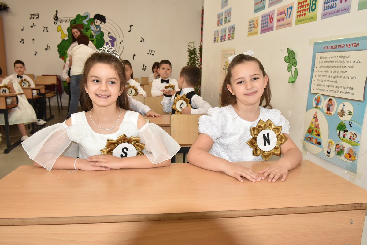 Sefersefaa's tweet photo. Fëmijë të dashur, Gëzuar festën e abetares paçi veç suksese në rrugën e gjatë të dijes! https://t.co/o6Sjk6NJLE